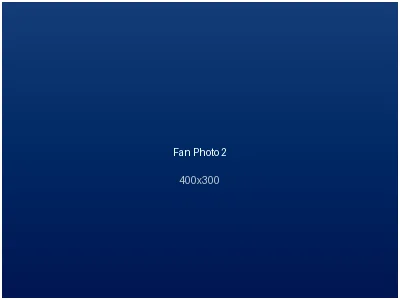 云开体育马里奥在家中的米兰体育纪念品墙前